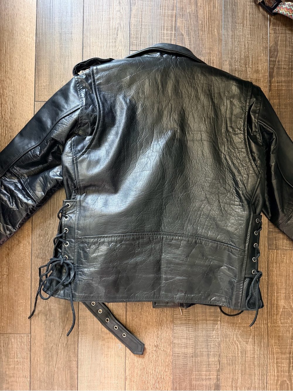 Black Leather Biker Jacket - Classic Moto Style - Picture 2 of 3